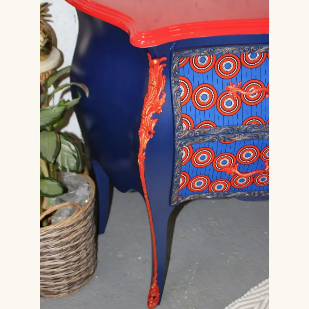 Commode Louis – Commode wax en bois, bleu et rouge unique